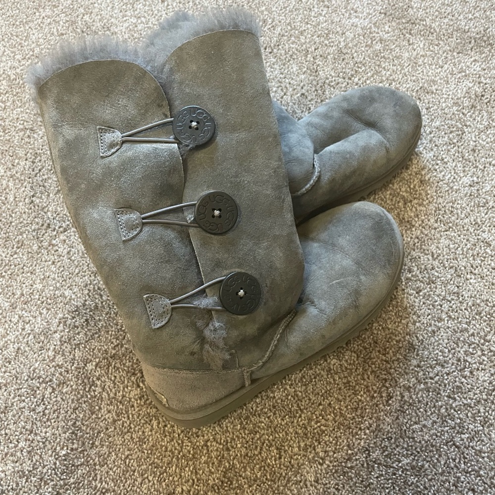 Gray 3 Button Uggs - image 3